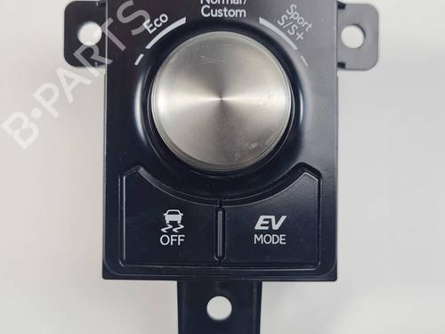 switch-lexus-rx-_l2_-2015-34518102 main image