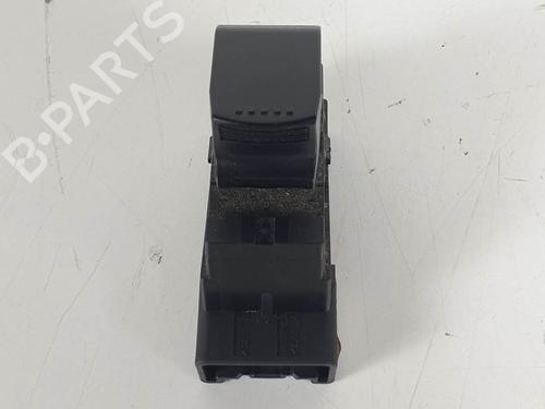 Used Right rear window switch Right rear window switch SUZUKI GRAND VITARA II (JT, TE, TD) 1.9 DDiS (JB419WD, JB419XD) (129 hp) 12381144 12381144