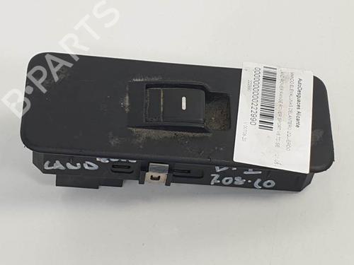 Used Right front window switch LAND ROVER RANGE ROVER SPORT I (L320) 2.7 D 4x4 (190 hp) 6893208
