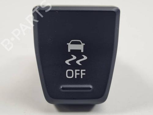 switch-toyota-rav-4-v-_a5_-_h5_-2018-34515291 main image