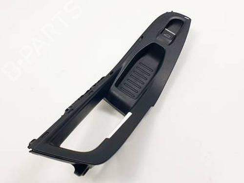 Used Right front window switch FORD FIESTA VI (CB1, CCN) 1.5 TDCi (75 hp) 30633327