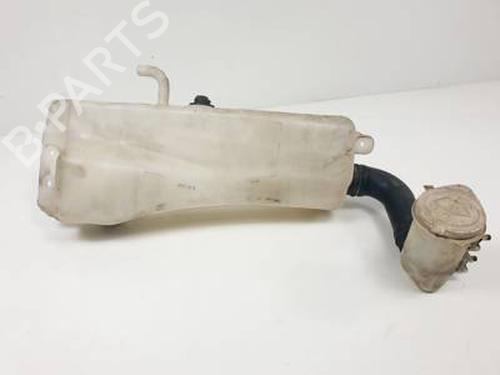 Used Windscreen washer tank MITSUBISHI PAJERO II (V3_W, V2_W, V4_W, V5_W) 2.5 TD 4WD (V24W) (99 hp) 30998344