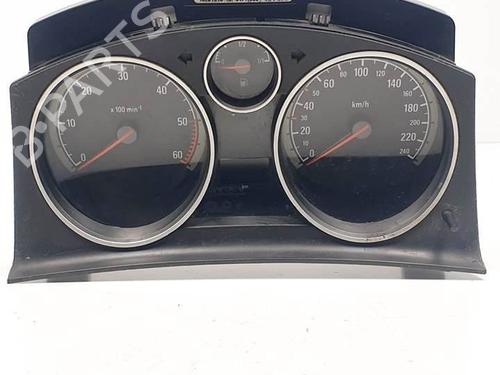 Used Instrument cluster Instrument cluster OPEL ZAFIRA / ZAFIRA FAMILY B (A05) 1.9 CDTI (M75) (120 hp) 17899256 17899256