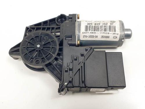 Rudehejsemotor bagstkærm højre VW PASSAT B5.5 (3B3) 1.9 TDI (130 hp) 24933274