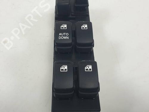 Used Left front window switch Left front window switch HYUNDAI TUCSON (JM) 2.0 CRDi All-wheel Drive (140 hp) 35749398 35749398