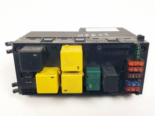 Used Fuse box MERCEDES-BENZ E-CLASS (W210) E 220 CDI (210.006) (125 hp) 30763033