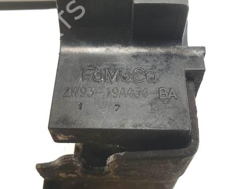 Hood lock LAND ROVER RANGE ROVER SPORT I (L320) 3.0 D 4x4 | BP27885820C133 