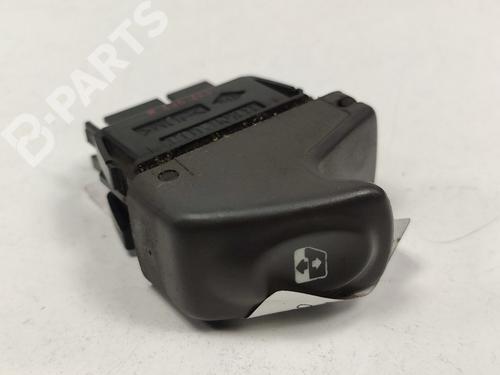 Interrupteur de vitre avant droite RENAULT SCÉNIC I MPV (JA0/1_, FA0_) 1.9 dCi (JA05, JA1F) (102 hp) 9966608