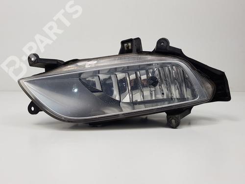 Used Right front fog light HYUNDAI H-1 Van (A1) [1997-2008]  10548377