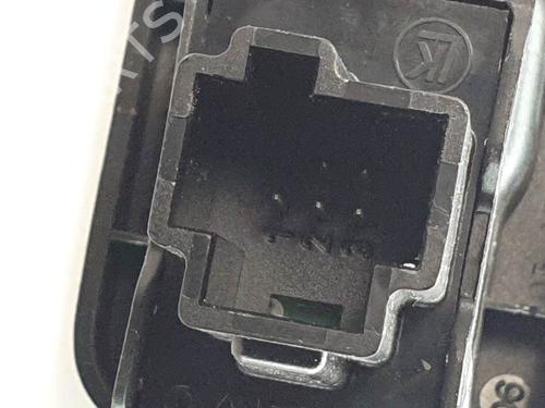 Right rear window switch VOLVO V50 (545) 2.0 D | BP6861002I28 - Image 2