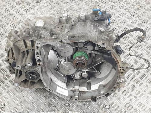 Used Gearbox Gearbox MITSUBISHI SPACE STAR MPV (DG_A) 1.9 DI-D (DG4A) (102 hp) 10624254 10624254