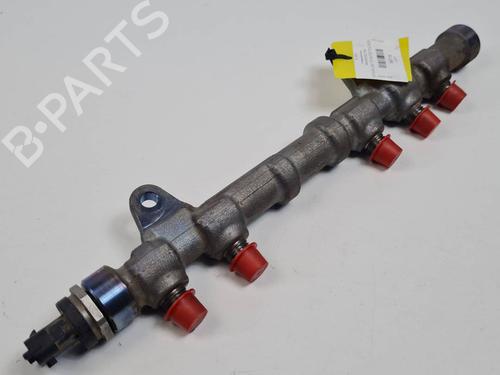 Used Injection rail Injection rail 38301062 38301062