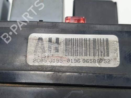 Fuse box DAEWOO NUBIRA Saloon (J100) 2.0 16V | BP12385388E1 