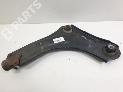 Used Right front suspension arm Right front suspension arm RENAULT MEGANE III Grandtour (KZ0/1) 2.0 dCi (KZ0Y) (150 hp) 10030788 10030788