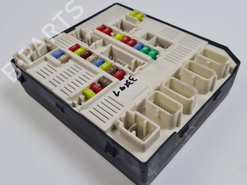 Used Fuse box Fuse box 37871588 37871588