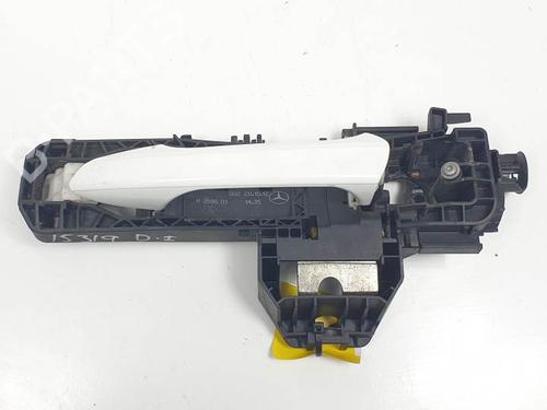 Used Front left exterior door handle MERCEDES-BENZ C-CLASS (W204) C 220 CDI (204.002) (170 hp) 25143782