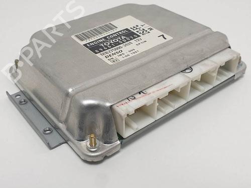 Used Engine control unit (ECU) Engine control unit (ECU) TOYOTA YARIS (_P1_) 1.3 (NCP10, SCP12_) (86 hp) 16576333 16576333
