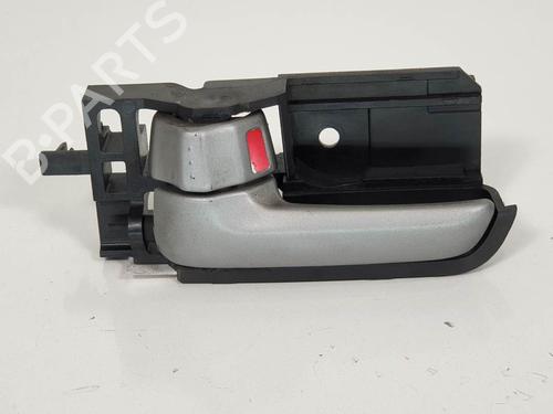 Used Front left interior door handle Front left interior door handle SUZUKI SWIFT III (MZ, EZ) 1.3 DDiS (RS413D) (75 hp) 6892033 6892033