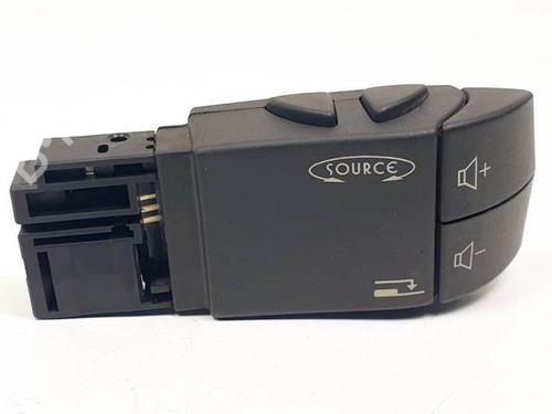 Used Steering wheel controls RENAULT ESPACE IV (JK0/1_) 2.2 dCi (JK0H) (150 hp) 17330231