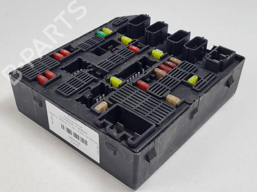 Used Fuse box Fuse box 38532047 38532047