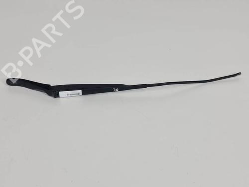 Used Front windshield wiper arm Front windshield wiper arm 7158195 7158195