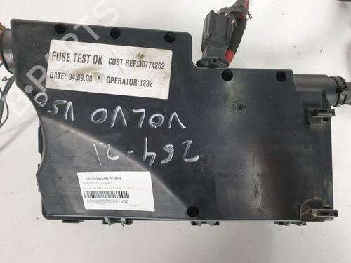 Used Fuse box Fuse box VOLVO V50 (545) 2.0 D (136 hp) 7036737 7036737