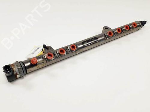 Used Injection rail VOLVO V60 I (155) D3 / D4 (163 hp) 25289615