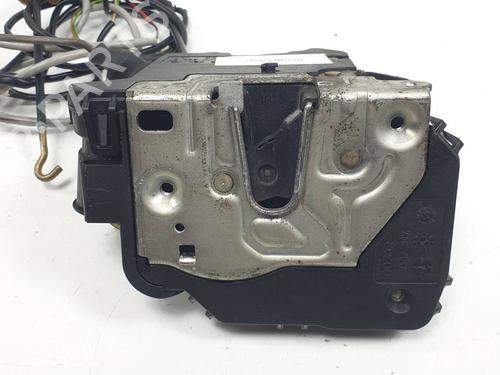 Used Front left lock MERCEDES-BENZ C-CLASS (W203) C 230 Kompressor (203.040) (192 hp) 29581620