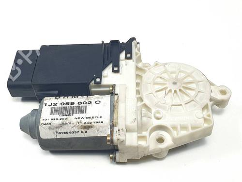 Rudehejsemotor forskærm venstre Rudehejsemotor forskærm venstre VW NEW BEETLE (9C1, 1C1) 1.9 TDI (90 hp) 39666757 39666757