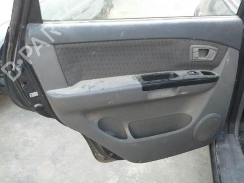 Scheinwerfer links KIA CARENS II MPV (FJ) 1.6 | BP25255963C28 