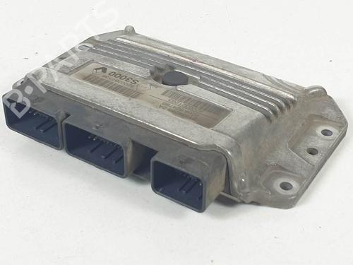 Used Engine control unit (ECU) Engine control unit (ECU) RENAULT GRAND SCÉNIC II (JM0/1_) 1.6 (113 hp) 15686177 15686177