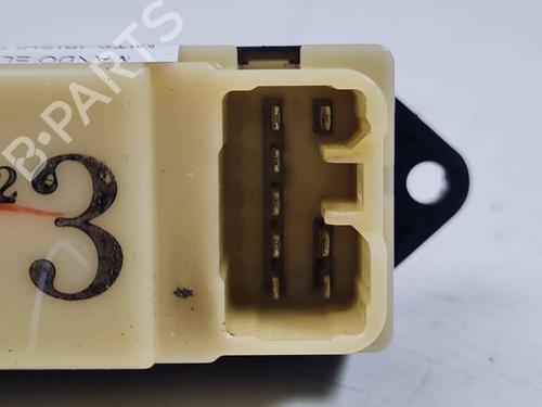 Right front window switch MITSUBISHI GRANDIS (NA_W) 2.0 DI-D (NA8W) | BP29849922I26