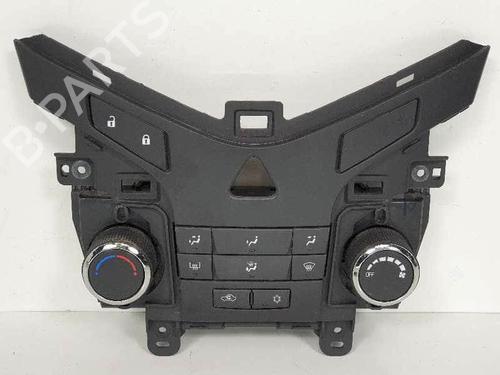 Used Climate control Climate control CHEVROLET CRUZE Hatchback (J305) 1.6 (124 hp) 7183694 7183694