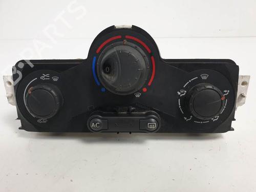 Used Climate control RENAULT MEGANE II Estate (KM0/1_) 1.6 16V (112 hp) 6852867