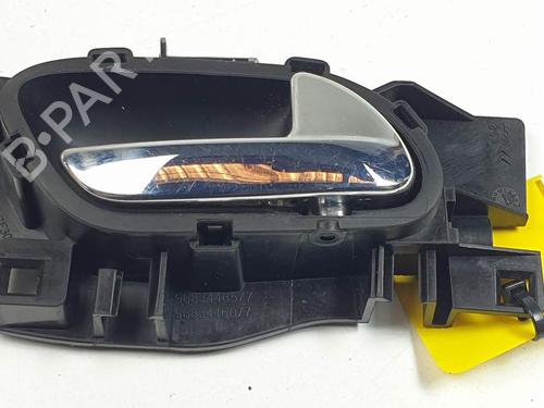 Used Front right interior door handle Front right interior door handle PEUGEOT 3008 I MPV (0U_) 1.6 HDi (109 hp) 28418599 28418599