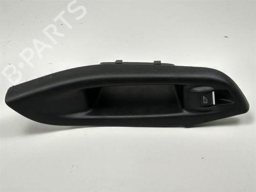 Used Right rear window switch Right rear window switch FORD FOCUS III 1.0 EcoBoost (125 hp) 11020532 11020532