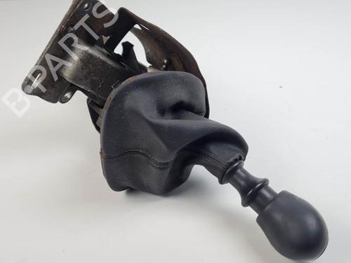 Used Gear lever NISSAN PRIMASTAR Bus (X83) dCi 100 (101 hp) 25000076