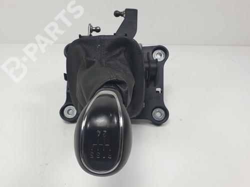 Used Manual gearbox selector Manual gearbox selector OPEL MERIVA B MPV (S10) 1.3 CDTI (75) (75 hp) 10864043 10864043