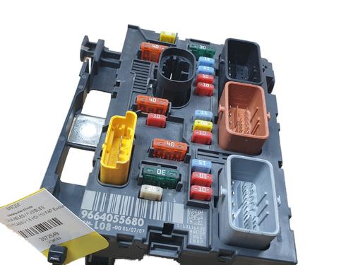 Used Fuse box Fuse box 37237662 37237662