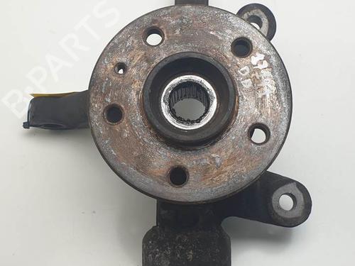 Used Right front steering knuckle MERCEDES-BENZ VITO Van (W638) 108 D 2.3 (638.064, 638.068) (79 hp) 25128732