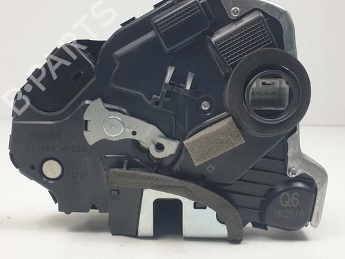 front-right-lock-toyota-rav-4-v-_a5_-_h5_-2018-34517431 main image