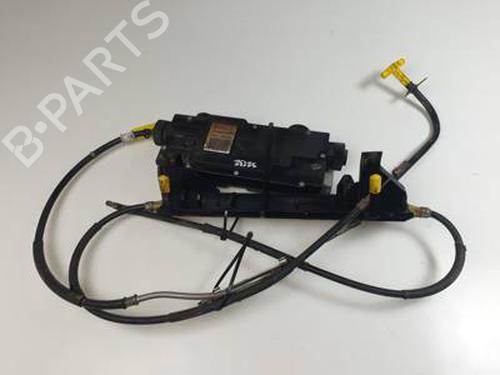 Used Electric handbrake RENAULT SCÉNIC II (JM0/1_) 1.9 dCi (JM14) (131 hp) 31240553