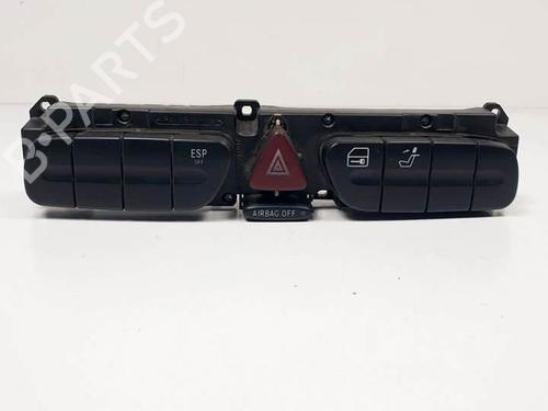 Used Warning switch Warning switch MERCEDES-BENZ CLK (C209) CLK 320 (209.365) (218 hp) 17544896 17544896