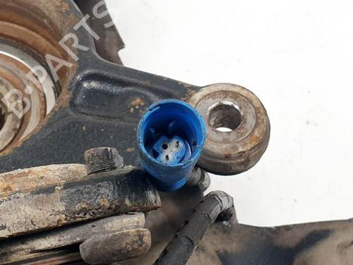 Right front steering knuckle LAND ROVER RANGE ROVER III (L322) 3.0 D 4x4 | BP13415536M26 