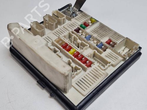 Used Fuse box Fuse box 37066292 37066292