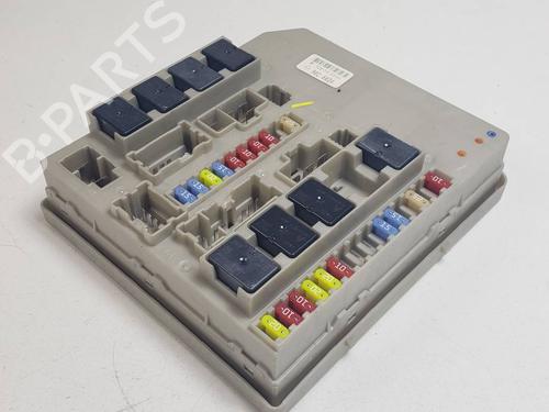 Used Fuse box Fuse box 37257982 37257982