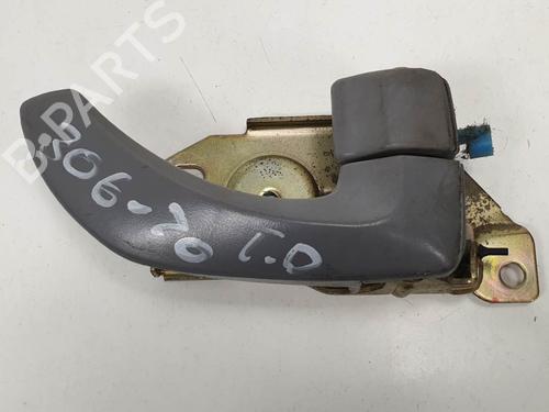 Højre bagtil invendig håndtag Højre bagtil invendig håndtag KIA SORENTO I (JC) 2.5 CRDi 4WD (140 hp) 6847462 6847462