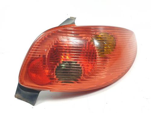 Used Right taillight PEUGEOT 206 Hatchback (2A/C) 1.4 i (75 hp) 29180393