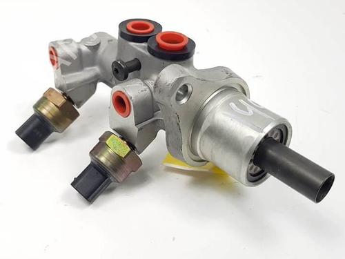 Used Brake master cylinder Brake master cylinder BMW 3 Touring (E46) 320 d (150 hp) 19144180 19144180