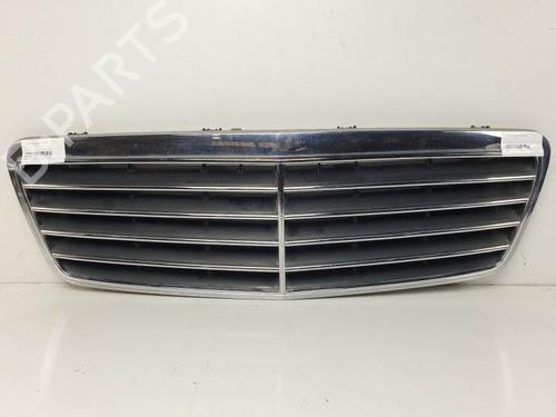 Grill MERCEDES-BENZ CLK Convertible (A208) CLK 230 Kompressor (208.448) (197 hp) 24339152